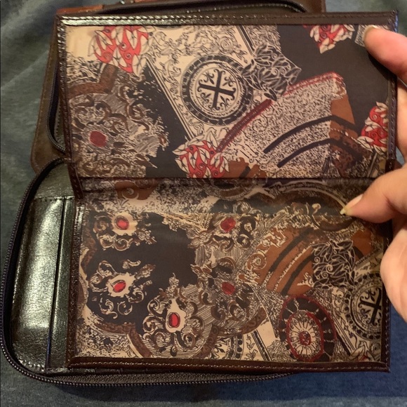 COPY - Belle Rose Purse with a wallet/checkbook holder - Picture 7 of 8